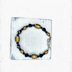 4901. Glass Yellow Beaded Bracelet